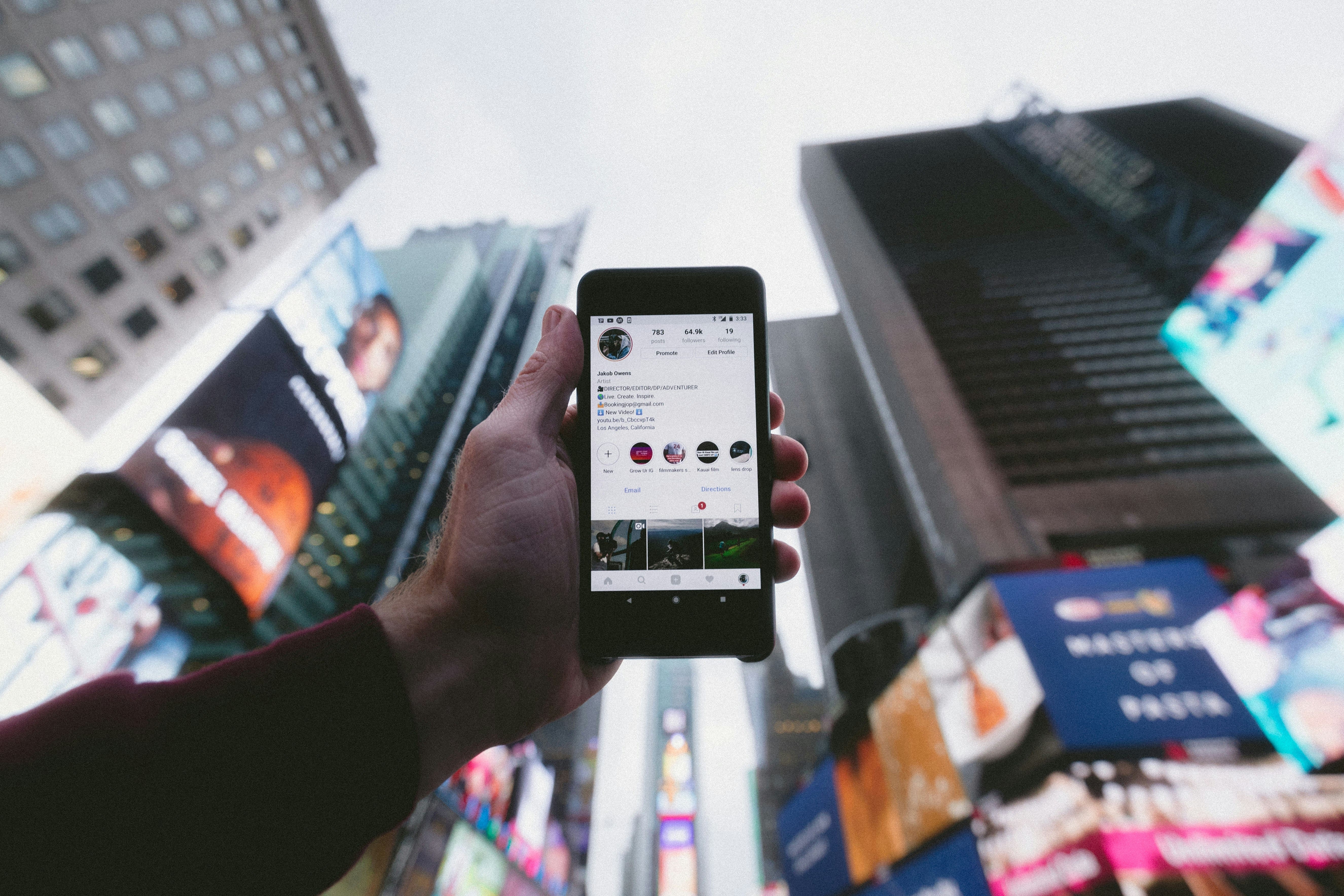 Leveraging Social Media to Promote Yourself: Effective Strategies and Practical Tips